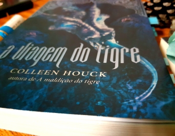 A Viagem do Tigre, Colleen Hock, Romance, Beleza de Livros, A maldição do Tigre, Resenha, BelezadeLivros